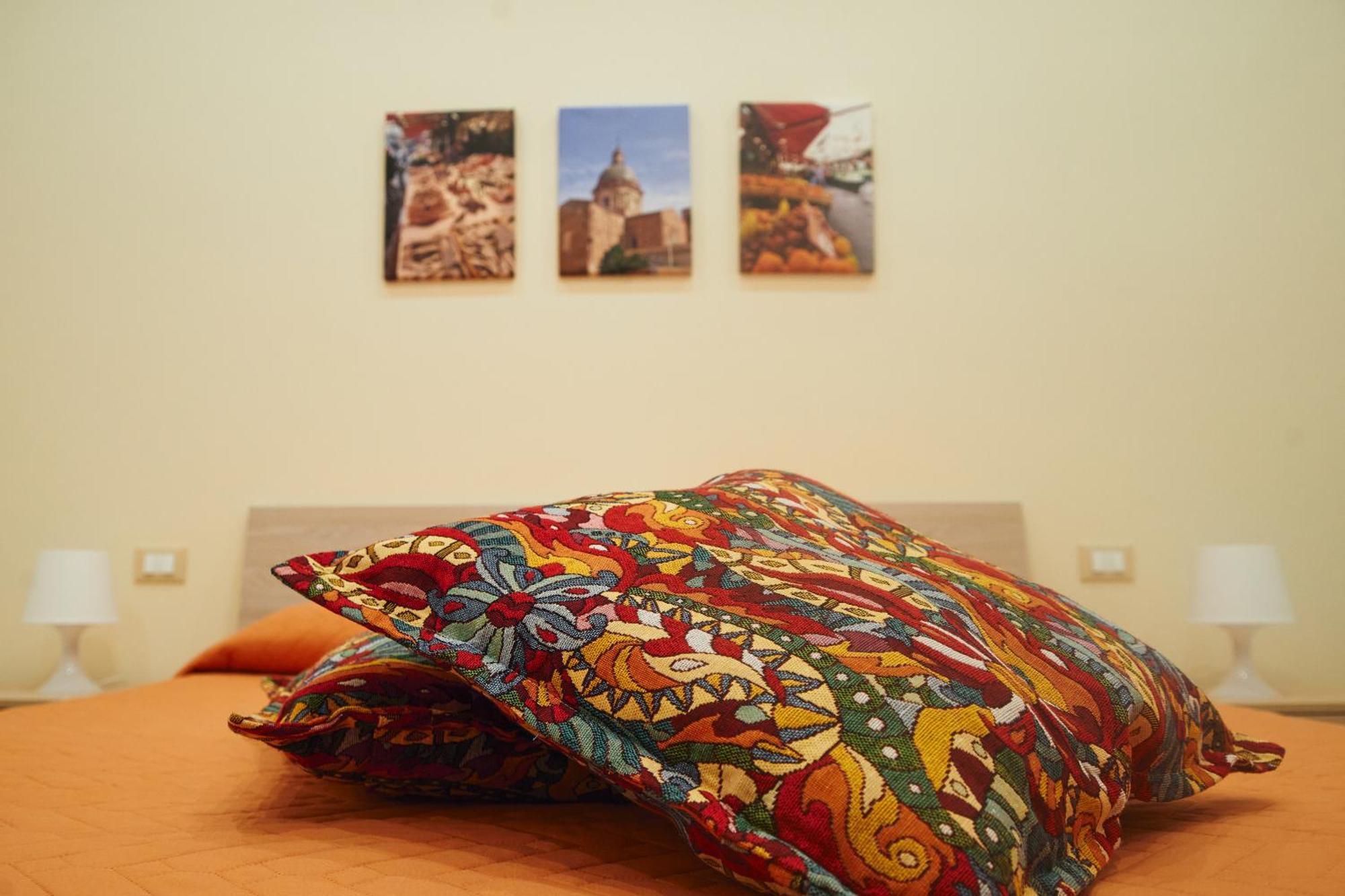 D'Aragona Guest House Palermo Bagian luar foto
